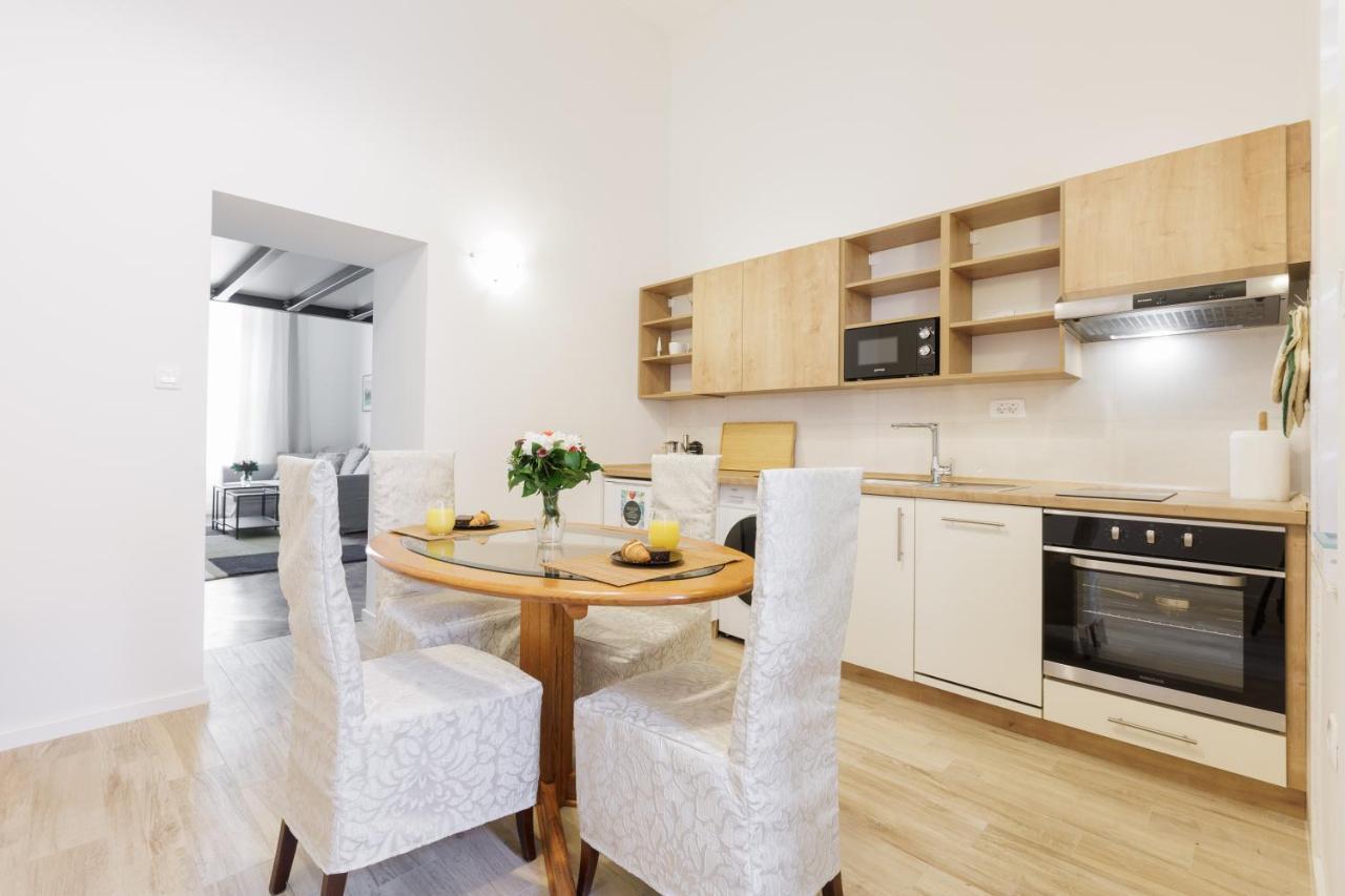 Cozy In The Heart Of Zagreb - H Apartment Bagian luar foto